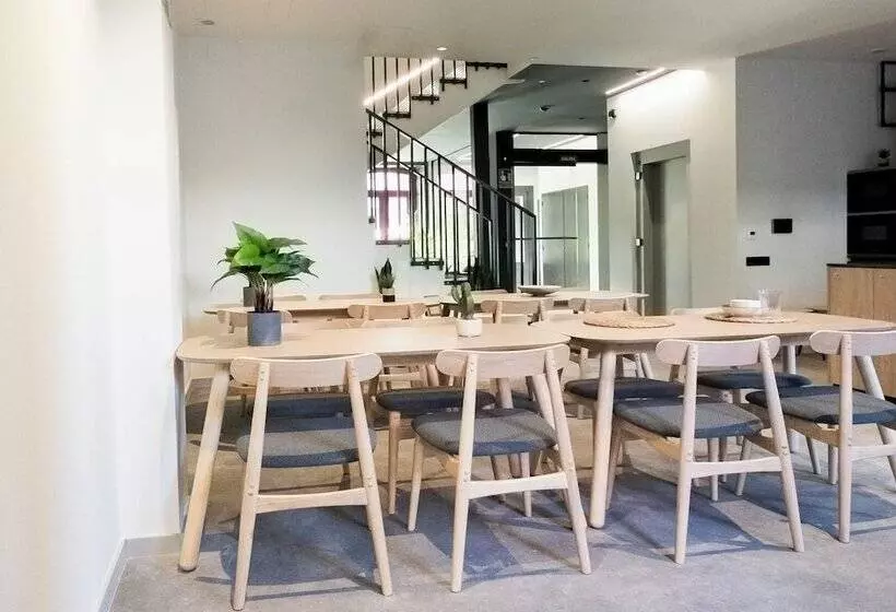 استراحتگاه Coliving Compostela