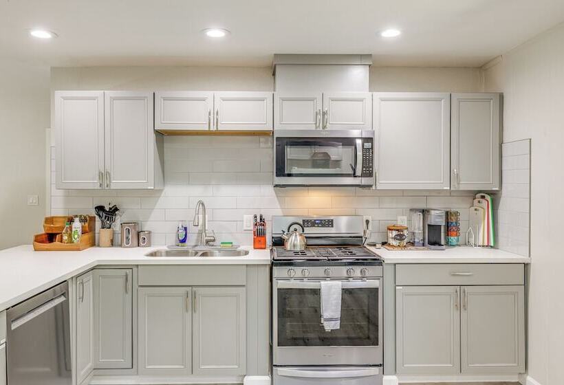 Sonora Hideaway W/ Lake Access & Furnished Deck