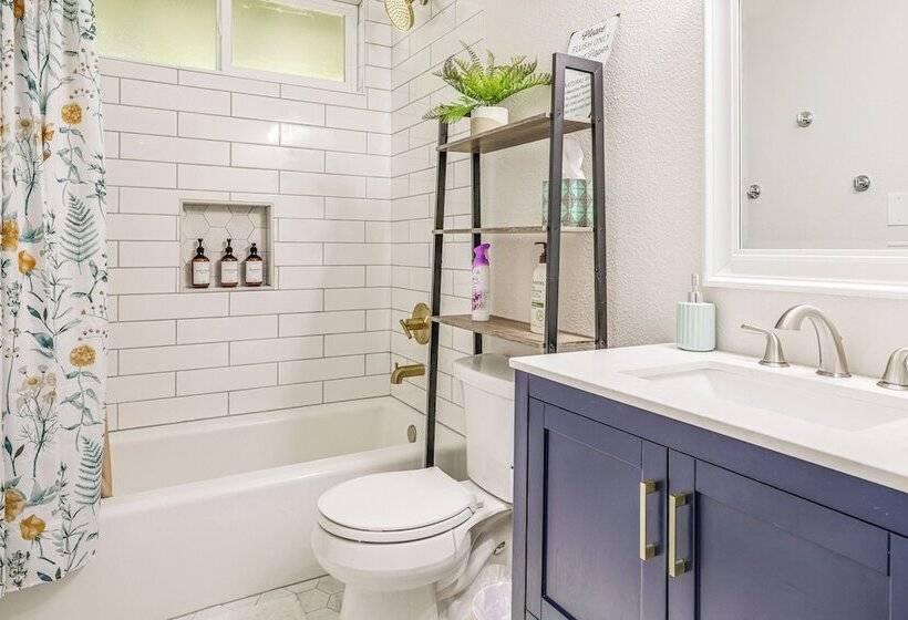 Sonora Hideaway W/ Lake Access & Furnished Deck