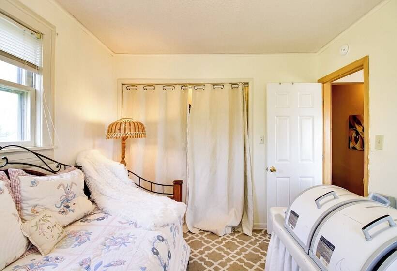 Spacious Duluth Home ~ 4 Mi To Lake Superior!