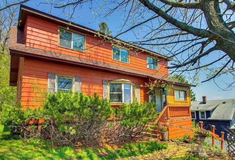 Spacious Duluth Home ~ 4 Mi To Lake Superior!