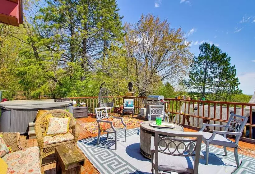 Spacious Duluth Home ~ 4 Mi To Lake Superior!