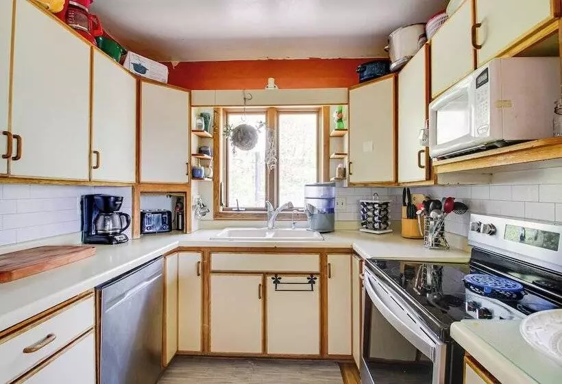 Spacious Duluth Home ~ 4 Mi To Lake Superior!