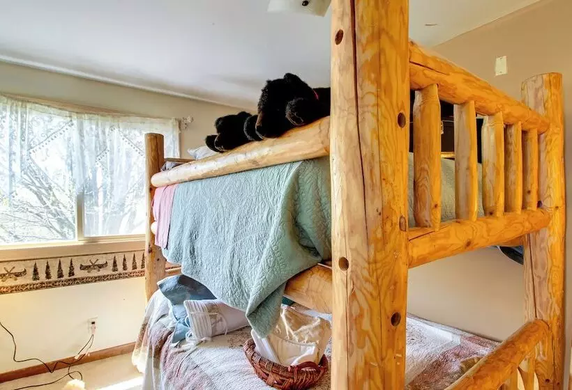 Spacious Duluth Home ~ 4 Mi To Lake Superior!