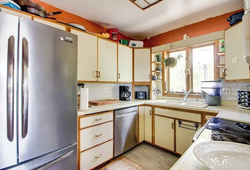 Spacious Duluth Home ~ 4 Mi To Lake Superior!