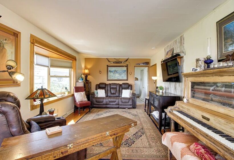 Spacious Duluth Home ~ 4 Mi To Lake Superior!