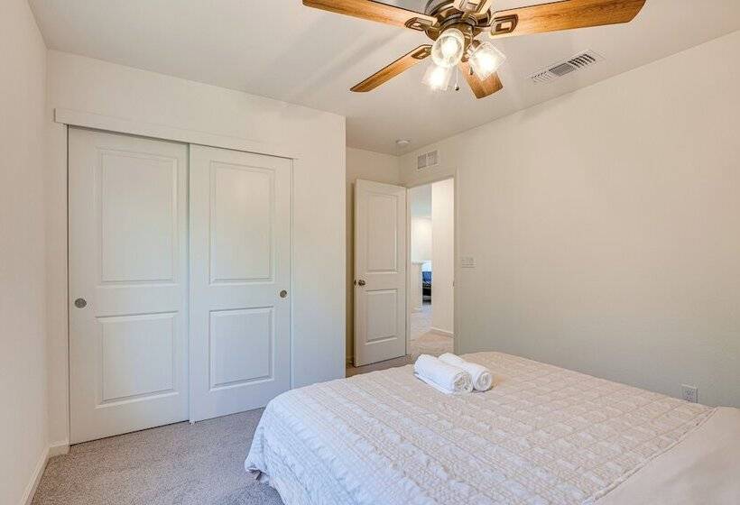 Spacious Family Home In Stockton   Pets Welcome!