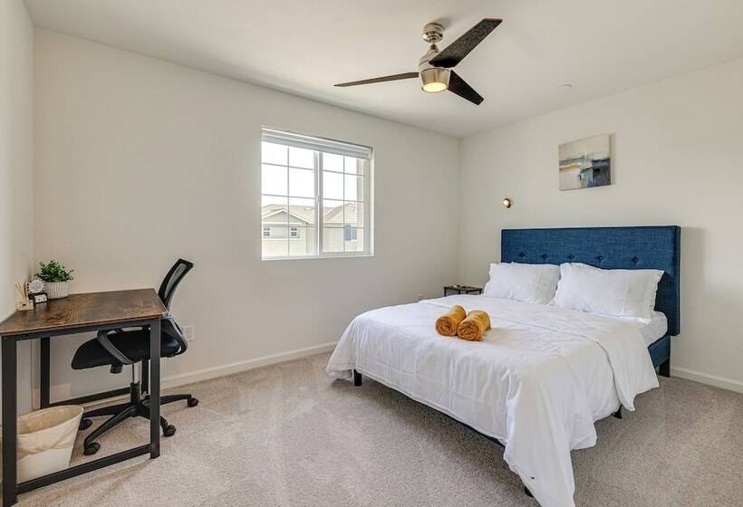 Spacious Family Home In Stockton   Pets Welcome!