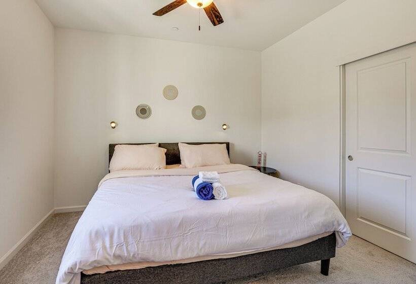 Spacious Family Home In Stockton   Pets Welcome!