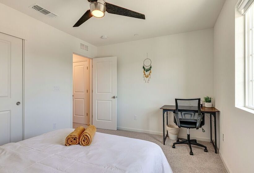 Spacious Family Home In Stockton   Pets Welcome!