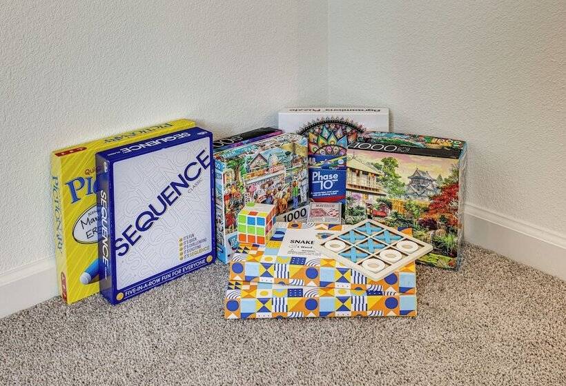 Spacious Family Home In Stockton   Pets Welcome!