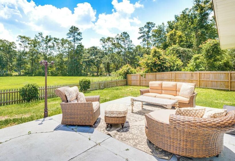 Spacious Long Beach Vacation Home W/ Patio & Grill