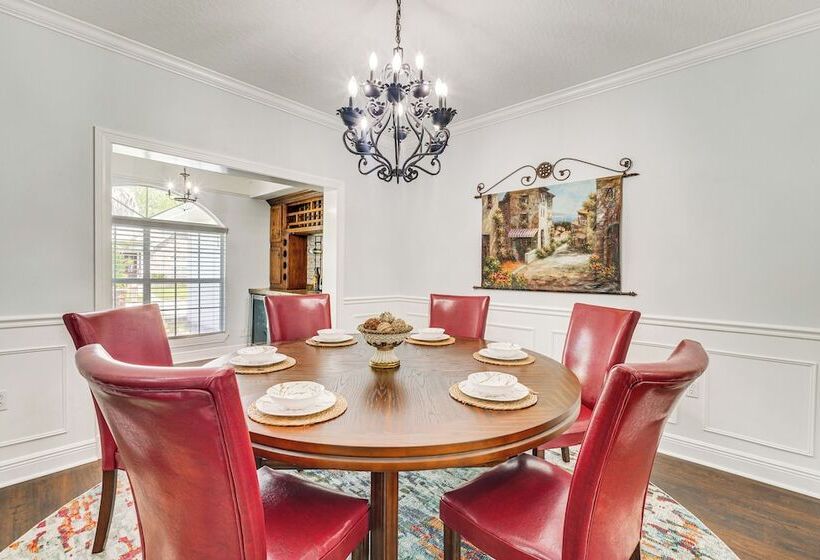 Spacious Long Beach Vacation Home W/ Patio & Grill