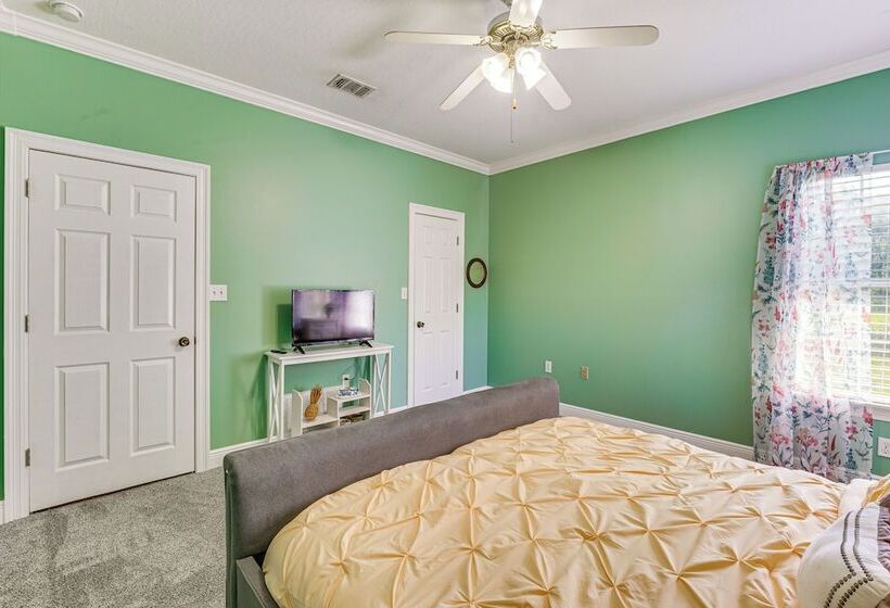 Spacious Long Beach Vacation Home W/ Patio & Grill