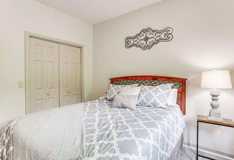 Spacious Mcgaheysville Home W/ Hot Tub & Sauna!