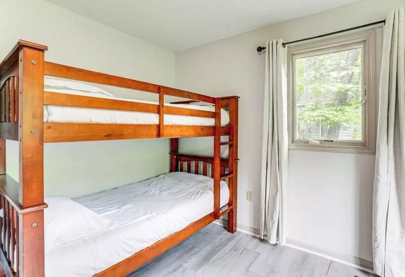 Spacious Mcgaheysville Home W/ Hot Tub & Sauna!