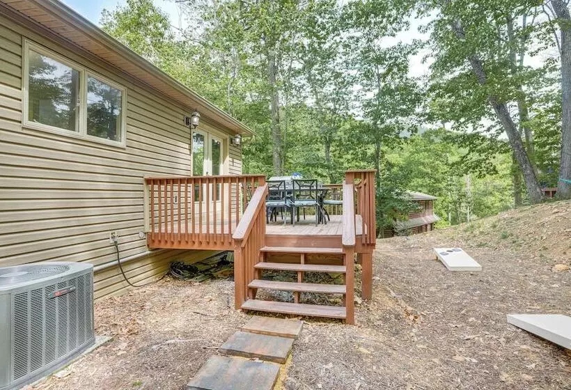 Spacious Mcgaheysville Home W/ Hot Tub & Sauna!