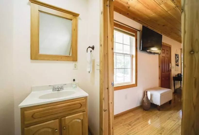 Charming Smokies Home Near National Park!