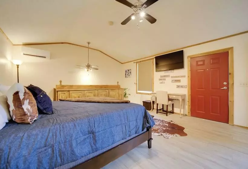 Charming Smokies Home Near National Park!