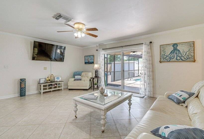 Screened Lanai & Heated Pool: Spring Hill Home