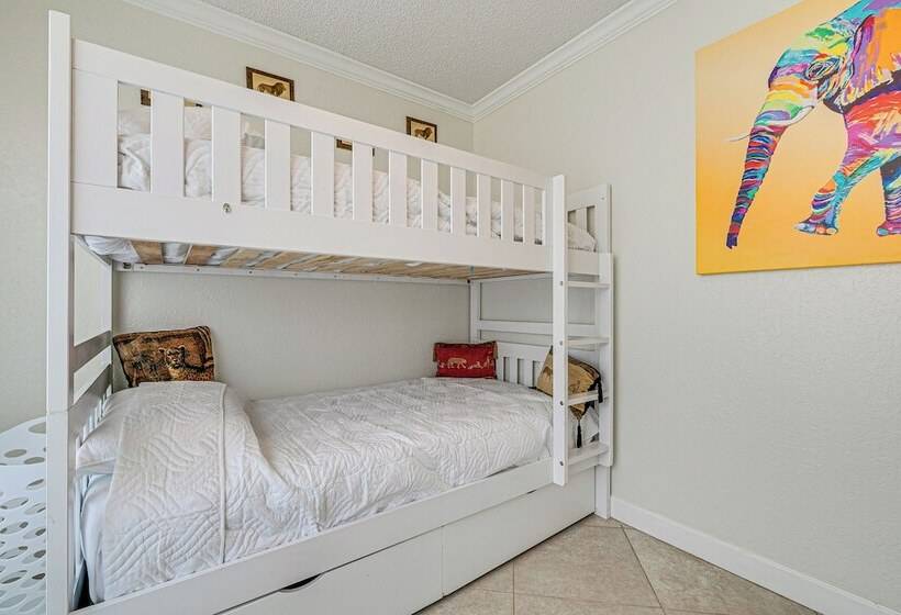 Screened Lanai & Heated Pool: Spring Hill Home