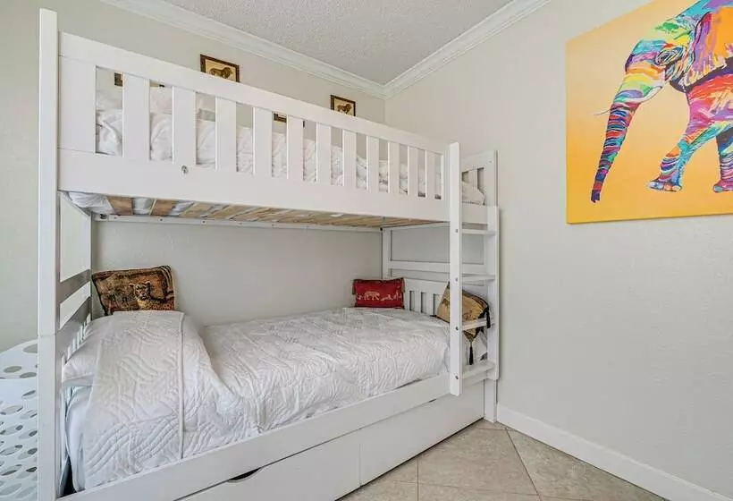 Screened Lanai & Heated Pool: Spring Hill Home