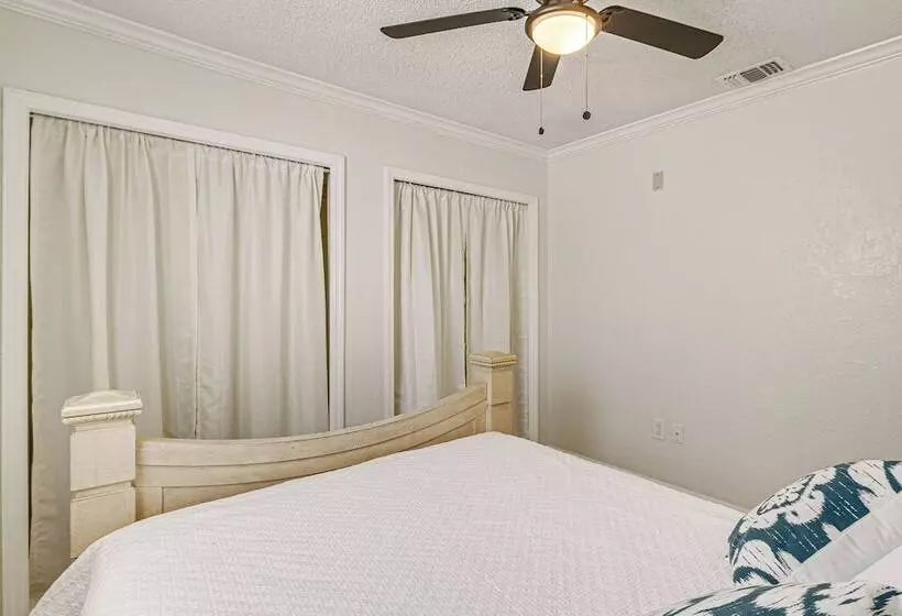 Screened Lanai & Heated Pool: Spring Hill Home