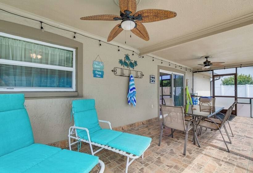 Screened Lanai & Heated Pool: Spring Hill Home