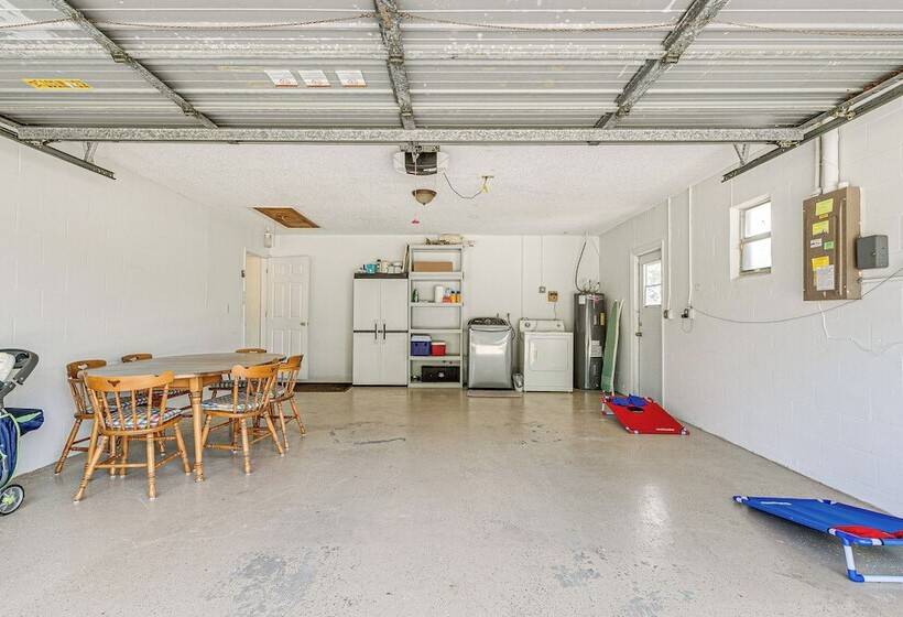 Screened Lanai & Heated Pool: Spring Hill Home