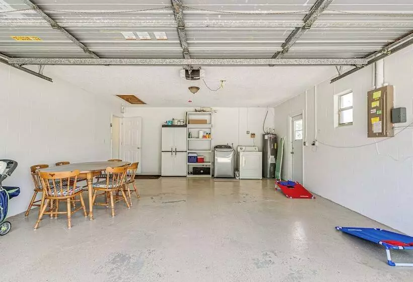 Screened Lanai & Heated Pool: Spring Hill Home
