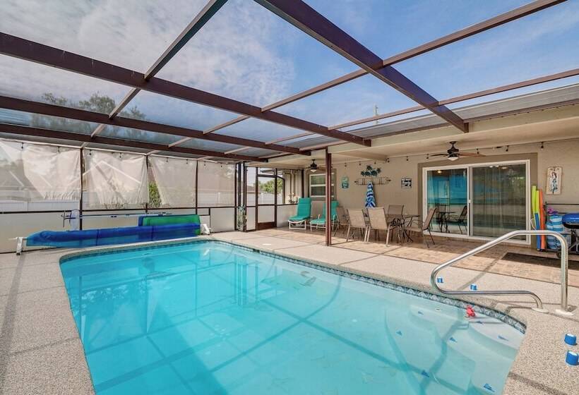 Screened Lanai & Heated Pool: Spring Hill Home