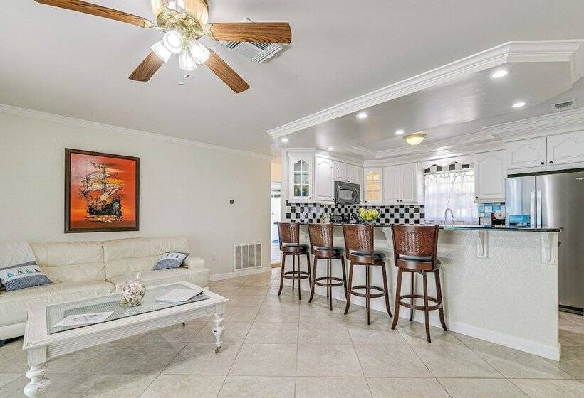 Screened Lanai & Heated Pool: Spring Hill Home