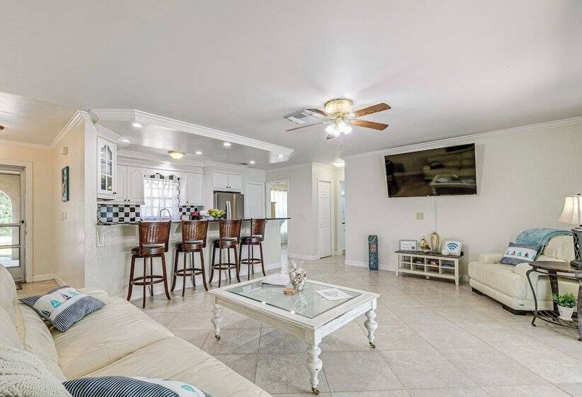 Screened Lanai & Heated Pool: Spring Hill Home