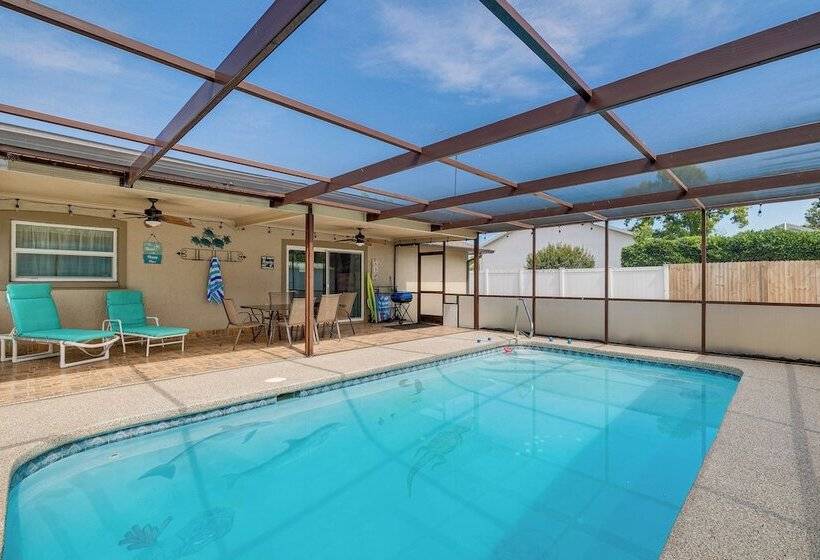 Screened Lanai & Heated Pool: Spring Hill Home