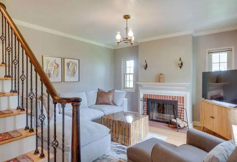 Walkable Thiensville Retreat Near Hiking!