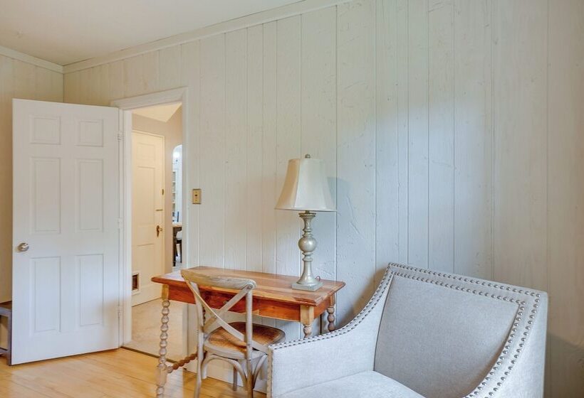 Walkable Thiensville Retreat Near Hiking!