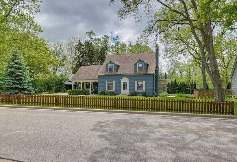 Walkable Thiensville Retreat Near Hiking!