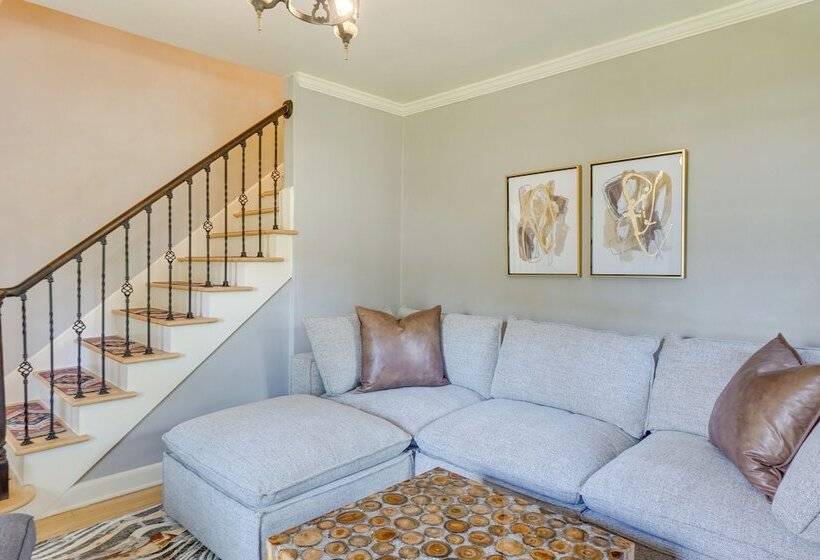 Walkable Thiensville Retreat Near Hiking!