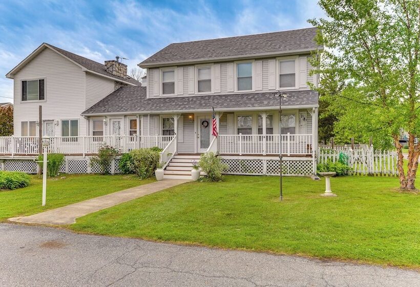 Waterfront Shady Side Home W/ Chesapeake Bay View!