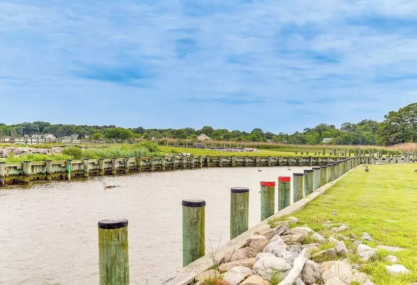 Waterfront Shady Side Home W/ Chesapeake Bay View!