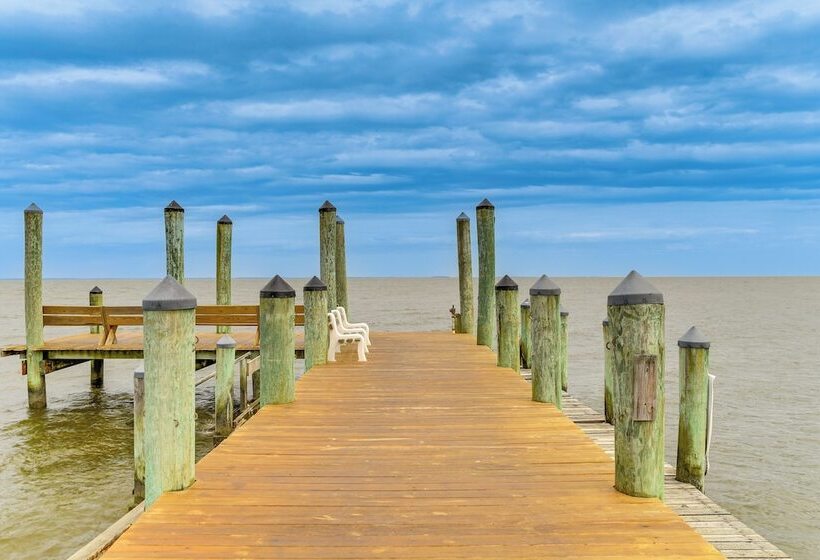 Waterfront Shady Side Home W/ Chesapeake Bay View!