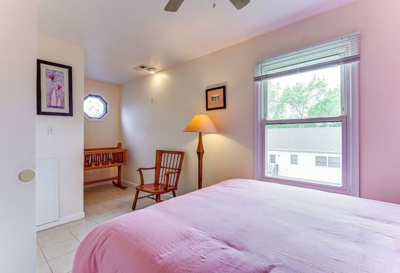 Waterfront Shady Side Home W/ Chesapeake Bay View!