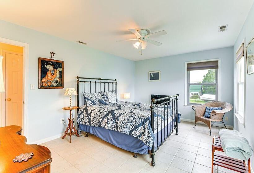 Waterfront Shady Side Home W/ Chesapeake Bay View!