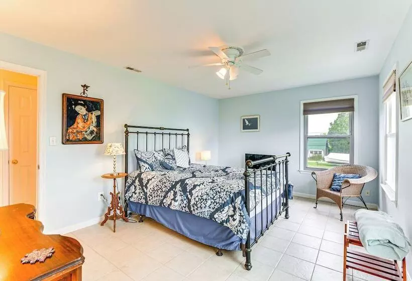 Waterfront Shady Side Home W/ Chesapeake Bay View!
