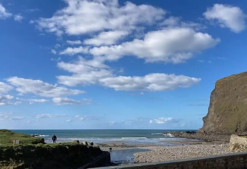 1 Bed 17th Century Stone Cottage In Rural Devon