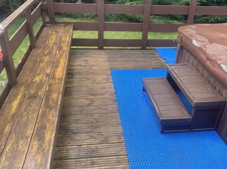 Captivating 5 Bed Cottage With Private Hot Tub