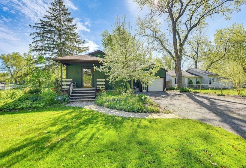 Charming Lake Pistakee Home W/ Kayaks & Patio!