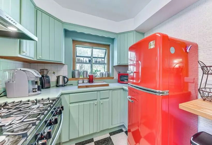 Charming Lake Pistakee Home W/ Kayaks & Patio!