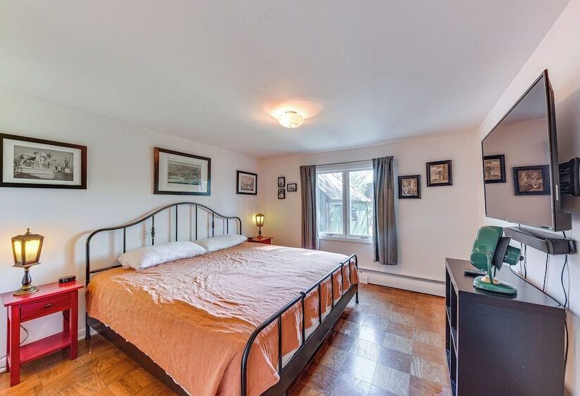 Charming Lake Pistakee Home W/ Kayaks & Patio!