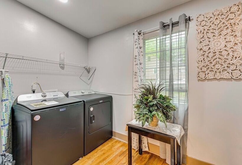 Chic Atlanta Home: Close To Downtown & Stadiums